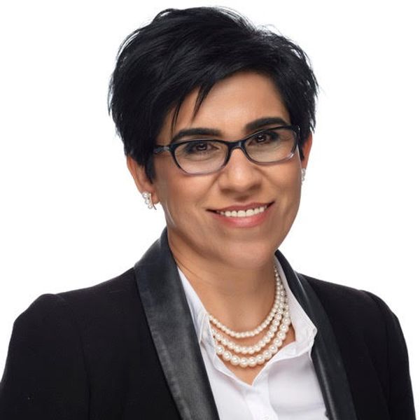 Amina Sai, Associate